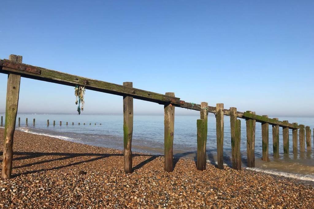 Luxury Seaside Apartment Eastbourne Eksteriør bilde